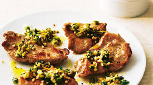 Kalbssteaks Mit Aprikosen Gremolata Rezept In 2020 Aprikosen Steak Getrocknete Aprikosen