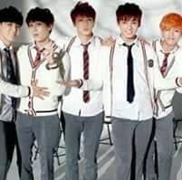 Os aspirantes a heróis, park jimin e min yoongi, tiveram muitas aventuras juntos em busca de ouro e notoriedade. Bts Kim Taehyung Y Park Jimin Min Yoongi Jeon Jungkook Home Facebook