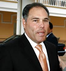 Vicepresidente panameño Samuel Lewis viaja a Chile para participar en  Cumbre