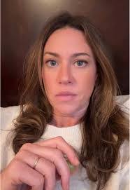 Valerie Makin's Instagram, Twitter & Facebook