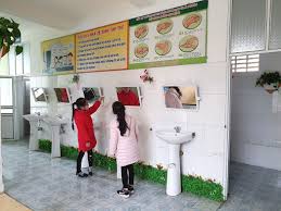 Rà soát các công trình vệ sinh trong trường học, đảm bảo sức khỏe cho học  sinh