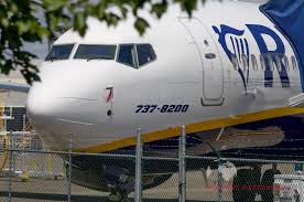 Ryanair börjar flyga till och från arlanda. Schriftzug 737 8200 Ryanair Hat Erste 737 Max Umbenannt Aerotelegraph