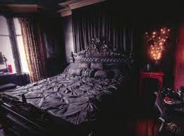 Lime crime, killstar, punk rave & more! Purple Gothish Bedroom Chambre Gothique Interieur Gothique Decoration Maison