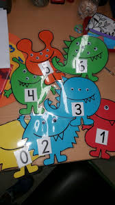Se diseñaron planes de clase para llevar a cabo con los niños actividades de juego en las que pusieran en práctica cinco habilidades matemáticas principales, de acuerdo a su etapa evolutiva. Juego Matematico Para Asociacion De Numero Grafia Y Cantidad Actividades Preescolar Matematicas Juegos De Matematicas Preescolares Juegos Matematicos Infantil