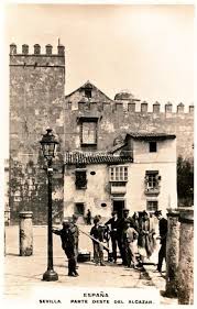 Panoranica De La Vivienda De Juan Diente Adosada A La Muralla Del Alcazar De Sevilla En Los Anos 1900 1910 Ciudad De Sevilla Sevilla Alcazar De Sevilla