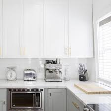 The Most Popular Kitchen Cabinet Colors And Styles Popular Kitchens Kitchen Cabinet Trends Top Kitchen Cabinets