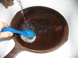 How To Restore Rusty Cast Iron Cookware Survival Cast Iron Seasoning Cast Iron Rusty Cast Iron Skillet