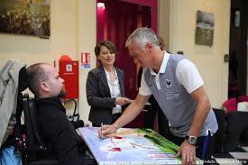 Équipe de france euro 2016. Les Bleus Dedicacent Un Tableau De Martin L Hebdo De Sevre Et Maine