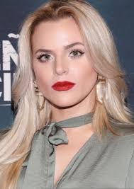 Rosa Carmina's Instagram, Twitter & Facebook