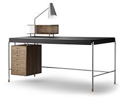 Glas überzeugt hingehen durch seine moderne und großzügige optik. Arne Jacobsen Schreibtisch Aj 52 Von Carl Hansen Son Von Jacobsen Im Designlager Dulmen