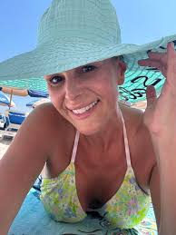 Hi all! I'm a new resident of Laguna Beach and I just wanted to introduce  myself and say Happy Monday!!