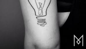 Siapa bilang tato lengan kecil, desain tato ini sangat tato keren di lengan. Gambar Tato Simpel Tapi Keren Kata Kata