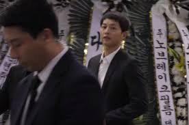 Mary elementary school, hanbat middle school, antarctic former high school, and. Song Joong Ki Visited Late Kim Ju Hyeok S Mortuary After His Wedding Hab Korea Net