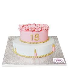 Kuchen, süße kekse und herzige muffins gehören einfach zum valentinstag dazu. Rosentorte Bestellen Torte Mit Rosen Online Bestellen Torten De