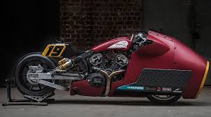 これだからバイク乗りってヤツは セイバー戦闘機をモチーフにした トンデモルックのドラッグレーサー登場 life in the fast lane カスタムバイク レーサー カフェレーサー