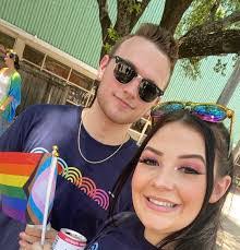 Gabrielle Clayton's Instagram, Twitter & Facebook