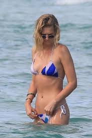 Ich habe mit dem modeln angefangen, als ich noch sehr jung war. Toni Garrn Bikini Candids Beach In Miami 04 03 2018 Celebmafia