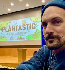 Dr Russell Arnott (@Russell_Arnott)