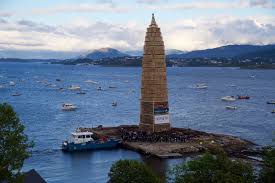Støtt os gjerne via vipps Naturfoto Einar Hugnes Slinningsbalet I Alesund Er Verdens Storste St Hans Bal