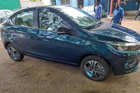 Tata tigor ev has a 26kwh battery with 55kw of power, 170nm of torque. 2021 Tata Tigor Ev Spotted At Dealership Up To 345 Km Range Expected