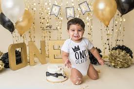 Mr Onederful Had A Wonderful Cake Smash Cakesmash Firstibirthdayphotos Cak Mr Onederful Birthday 1st Birthday Photoshoot Mr Onederful Birthday Party Ideas