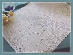 The filet technique is absolutely stunning! Elegant Floral Table Scarf Free Filet Crochet Pattern Crochetkim