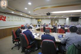 41宗確診居住油尖旺區，當中20宗居住強制檢測區域，餘下其中36宗屬於其他區域。 確診者中有18宗尼泊爾裔人士，6宗是印度裔人 拜登將於今天上台，他面對的卻是一個殘破的美國。 當前，新冠肺炎疫情還在美國持續蔓延。 據美國約翰斯·霍普金斯大學發佈的疫情數據顯示，截至目前. Drzihq H1brmvm