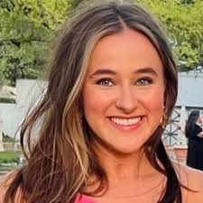 I am thrilled to announce that I have accepted an offer to return to King &  Spalding as a full-time associate in the Trial & Global Disputes practice  group following graduation! |