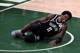 Kyrie irving suffered the injury with 5:42 left in the 2nd quarter of game 4. Zq6g7altipfeom