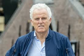 In 2005, he founded his own political party which was disbanded soon after. Kinderen Peter R De Vries Geven Update Superguide