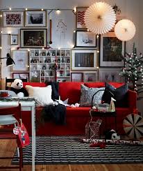 There S A Guest In The House Involve Everyone In The Household And Make It A Celebration No Need To Get Too Forma Teppich Flach Gewebt Dekor Wohnzimmer Dekor
