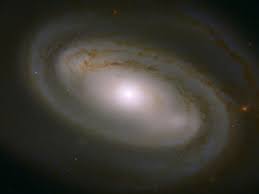Imagem da galáxia ngc 2608 tirada pelo telescópio hubble. Hubble Snaps An Incredible Photo Of This Faraway Galaxy