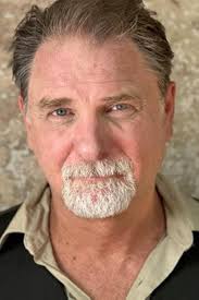 Tom Kee's Instagram, Twitter & Facebook