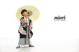rnotomines いずみさの photo mines izu なかもず photo mines なにか見つけたかな 和傘での撮影はお子様にも大人気 マタニティフォト ファッションアイデア フォトスタジオ