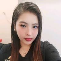 Kelly Palomino's Instagram, Twitter & Facebook