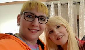 Meet Doris & Robin: Pals who Push Each Other