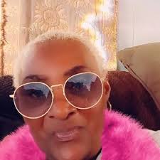 Miss Kitty The Fluffy Diva...