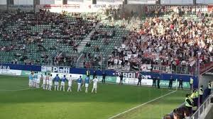 Lees wie andere bezoekers hun favoriete voetballer aller tijden vinden en bekijk de clubexperts. St Gallen Fc Aarau 1 2 19 05 2012 Fc Aarau Jubel Mit Fans Youtube