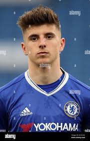 Mason mount chelsea hi-res stock photography and images