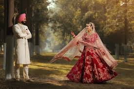 Take advantage of the rolling waves and azure sky when you compose your images. 30 Wedding Poses And Pre Wedding Photography Poses To Check Out Before Facing The Camera On Your Big Day Wedding Photography Wedding Blog