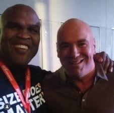 Does size matter? Tier 1 photo bomb : r/ufc