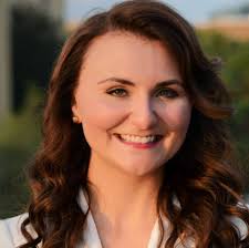 Jennifer Pierotti's Instagram, Twitter & Facebook