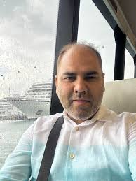 Happy SAKturday buds 😍🌿 Official day of roaming around 😉🙏🏻