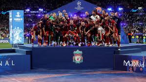 Liverpool's players celebrate after the final whistle goes. Champions League Liverpool The New Kings Of Europe Marca In English