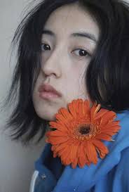 少女与裸妆的适配度就像夏日与西瓜，清爽干脆的妆容