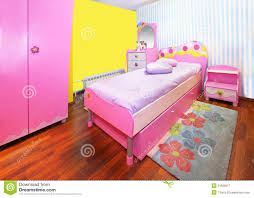 Besoin de meubler la future chambre de votre bébé ? Chambre A Coucher Rose De Fille Image Stock Image Du Meubles Module 31629517