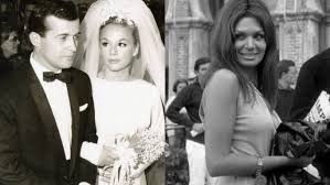 Η υπέροχη αλίκη βουγιουκλάκη που γεννήθηκε στο μαρούσι μια ημέρα σαν κι αυτή, 20 ιουλίου 1934, έχει εγγραφεί στη συλλογική μνήμη ως συνώνυμο της φρεσκάδας και της ανεμελιάς. Dhmhtrhs Papamixahl Alikh Boygioyklakh 3ylodarmos Gia Th Rika Dialyna Ton Kratoyse O Omar Sarif Zappit