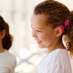 La prima Barbie con apparecchi acustici mira a promuovere la diversità e  l'inclusione