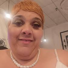 Who has the best chicken bacon ranch pizza with fresh chicken?