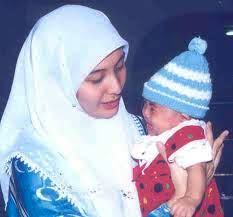 10 potret keseharian ratna galih yang jadi ibu lima anak, bikin salut! Nurul Izzah Terima Sms Ugutan Anaknya Akan Diculik Kelab Greenboc Blog Sementara